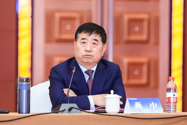 心博（中国）有限公司副总经理燕中主持会议.jpg